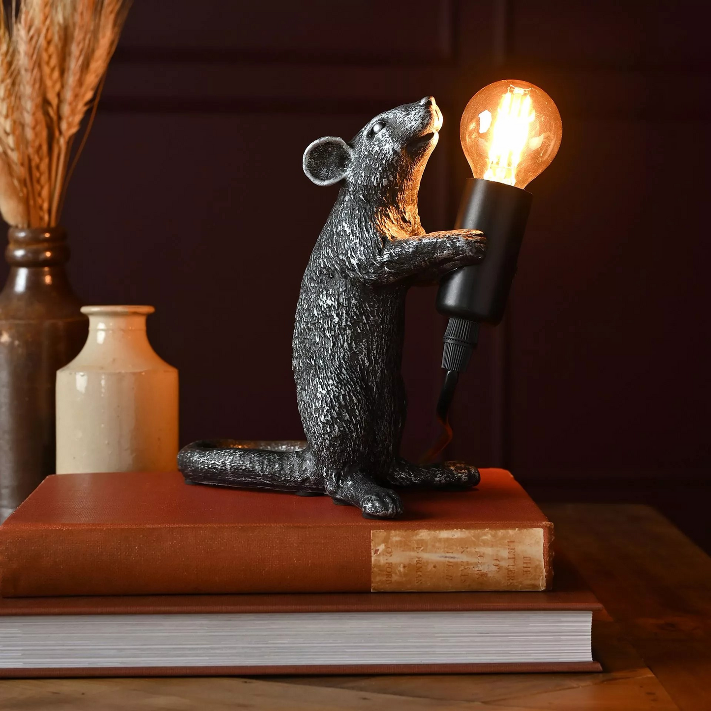 Hestia Mouse with Bulb Lamp